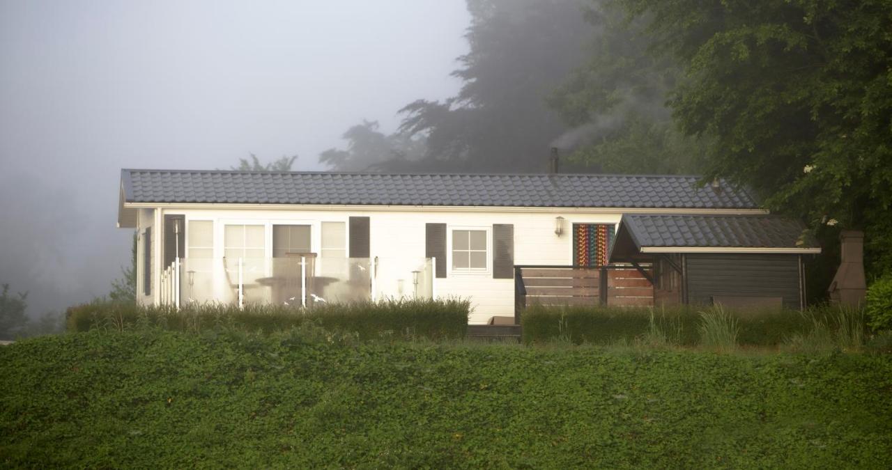 Mooi Huisje Aan De Maas Villa Andel Luaran gambar