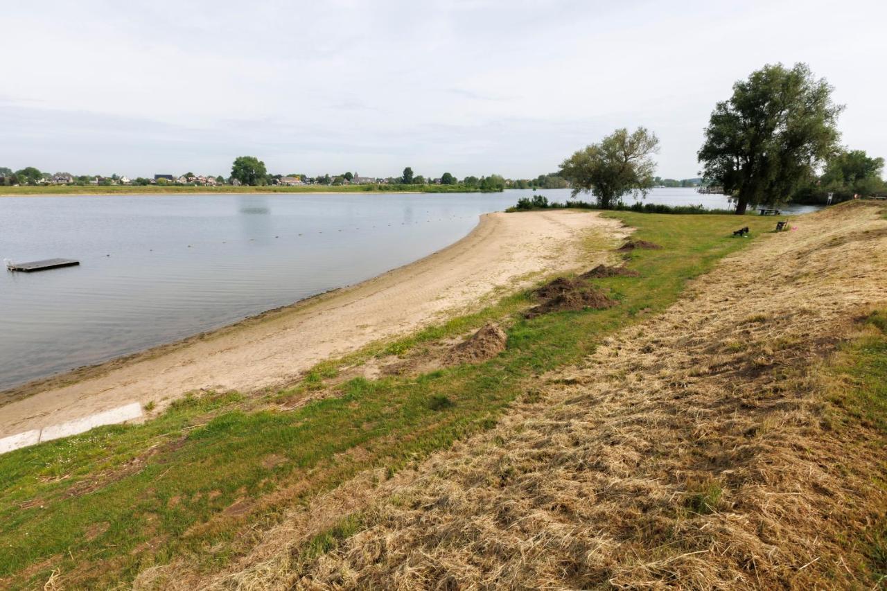 Mooi Huisje Aan De Maas Villa Andel Luaran gambar